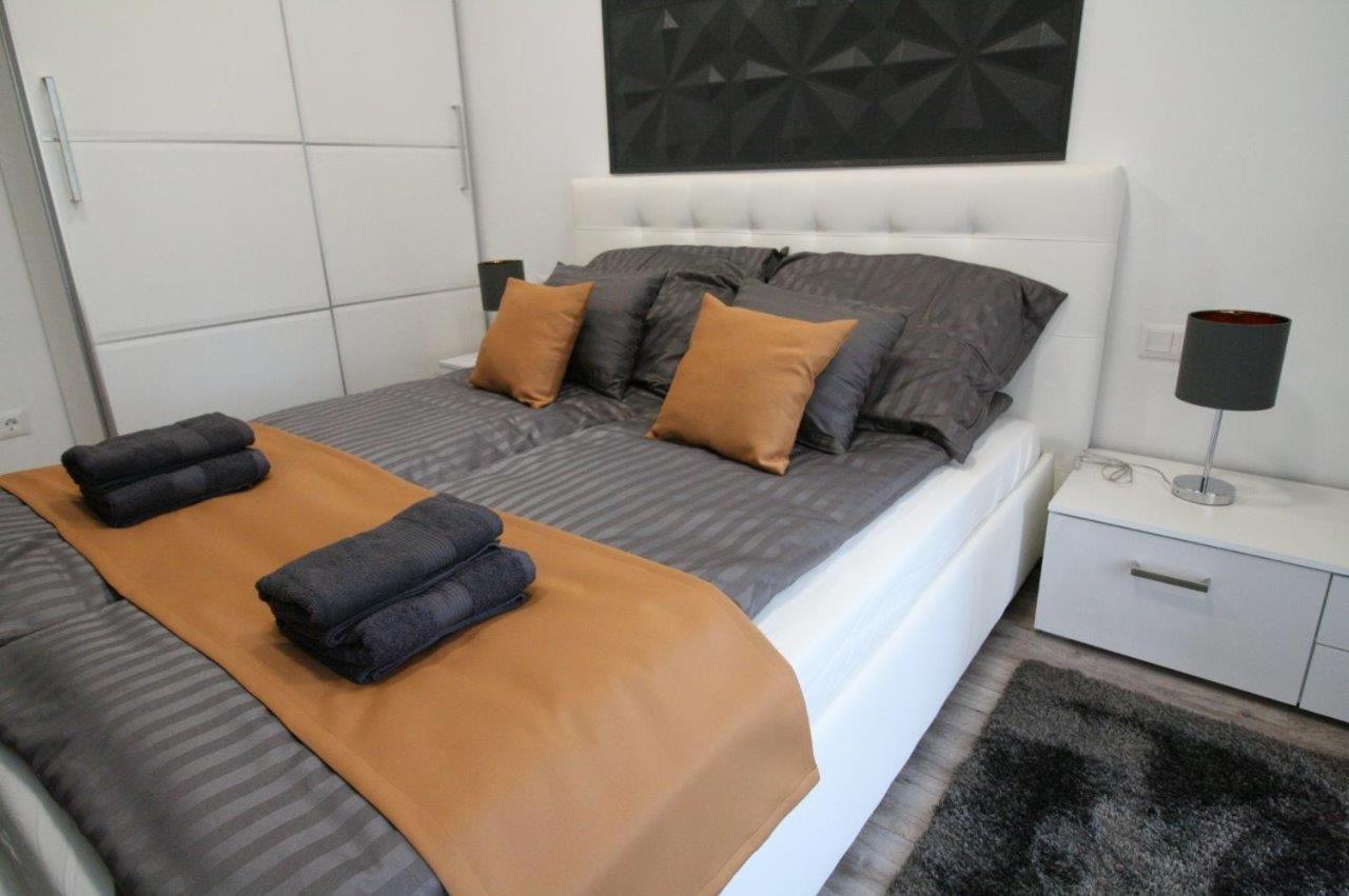 True Gem At The Airport Apartament *