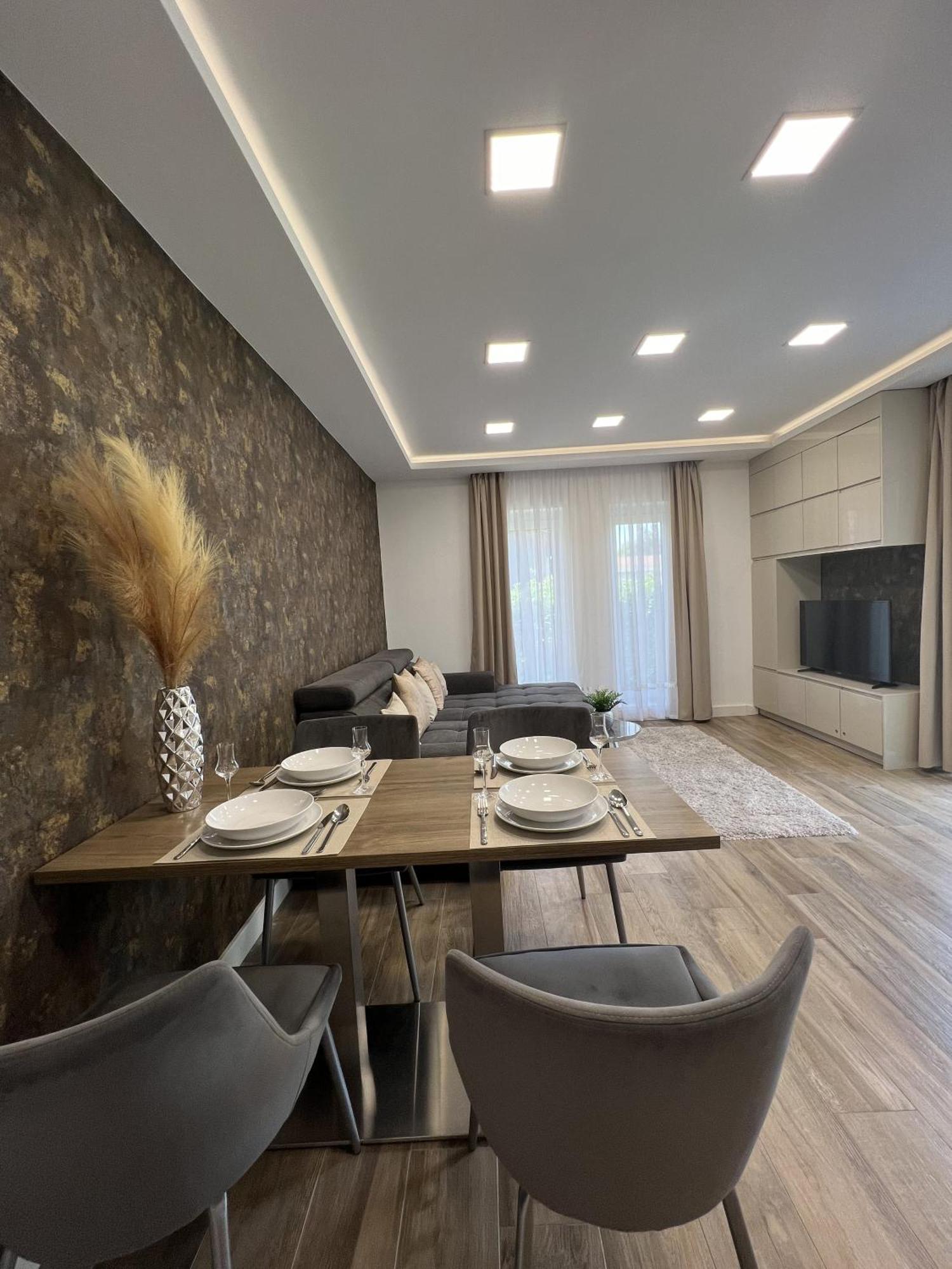 True Gem At The Airport By Newave Apartament