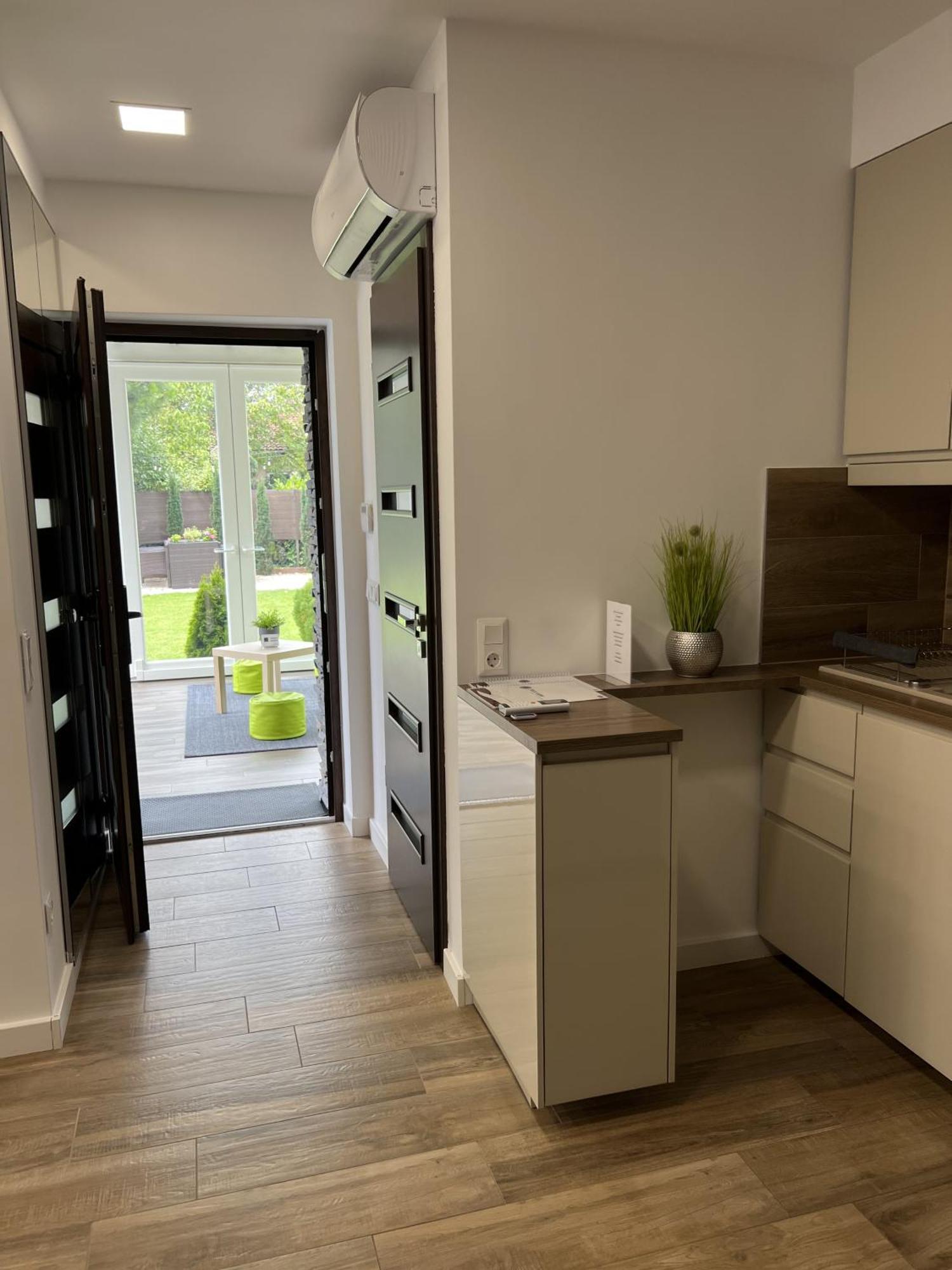 True Gem At The Airport By Newave Apartament Budapesta
